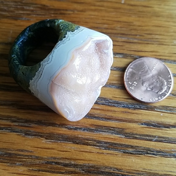 One of a kind natural carved jasper ring - Picture 5 of 8
